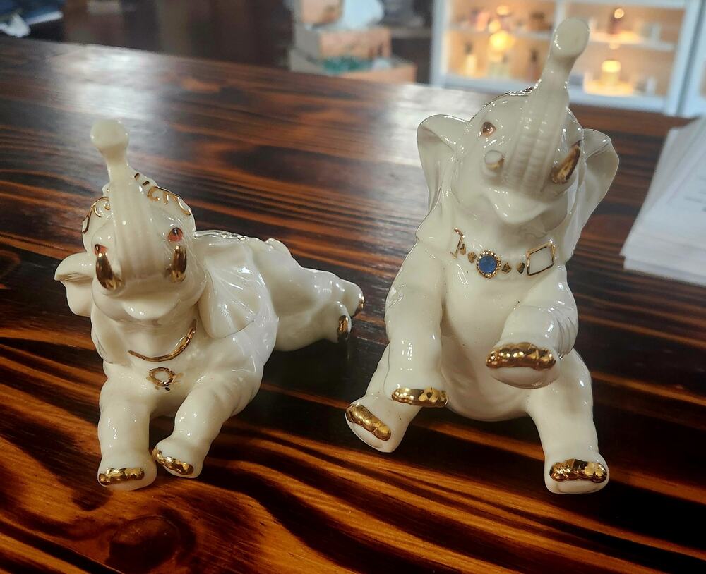 Vintage pair of porcelain elephants